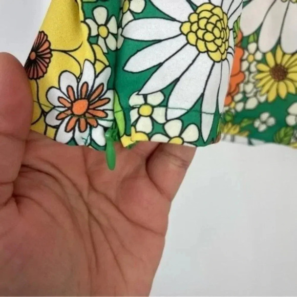 NEW Altar'd State Retro Floral Print Sleeveless Crop Top Size Small - Picture 4 of 7